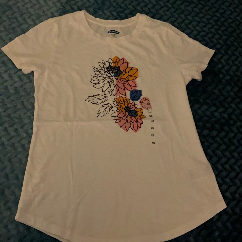 NWT Gap XS t-shirt